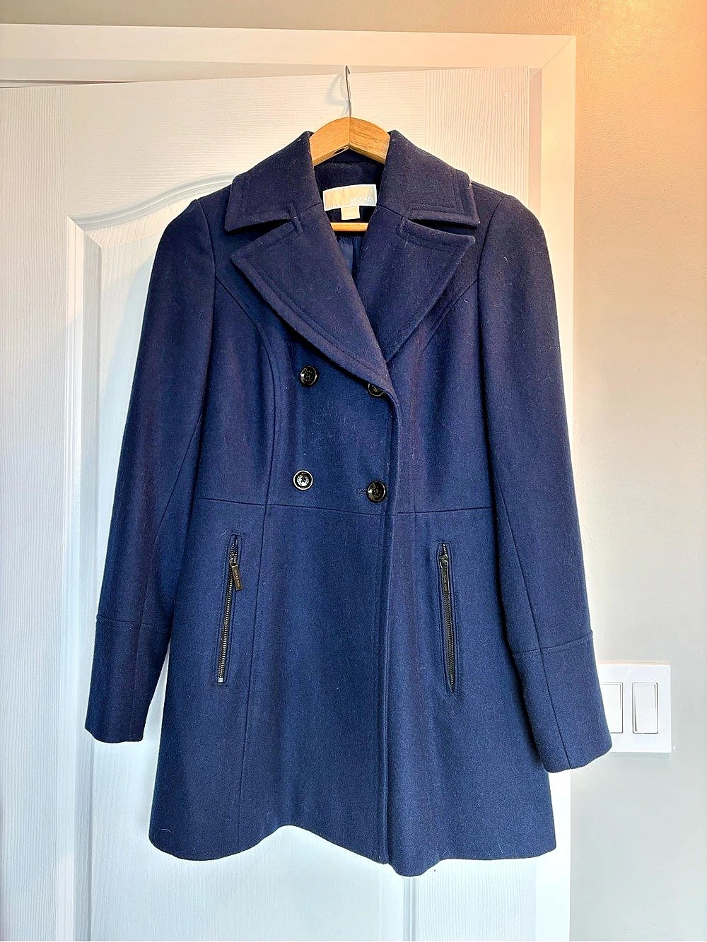 Michael Kors Wool Pea Coat in navy Blue Size 6 Like New